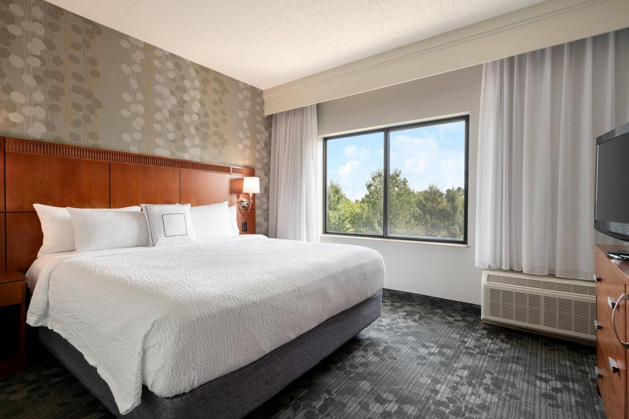 Courtyard Princeton Hotel 3*