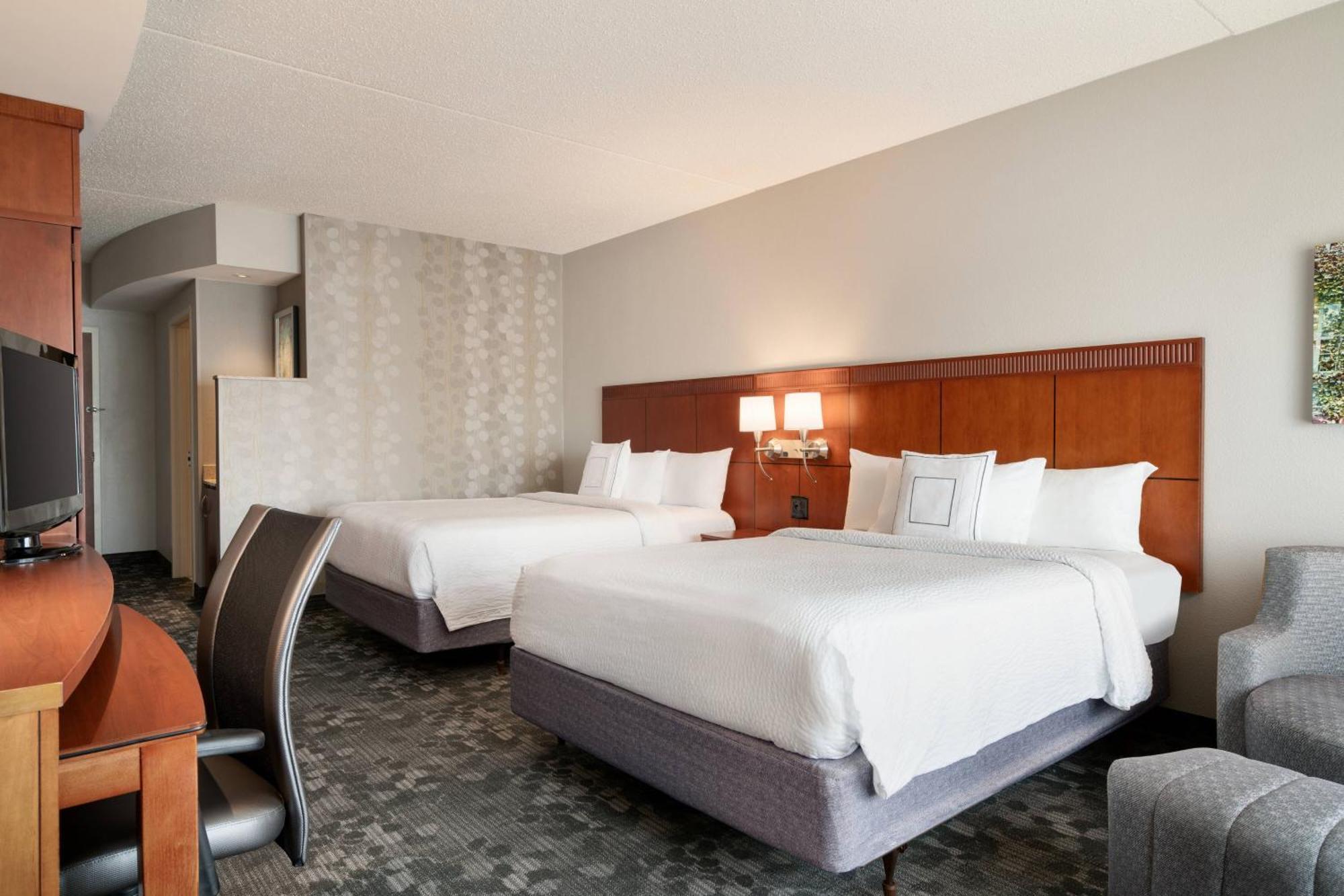 Courtyard Princeton 3*